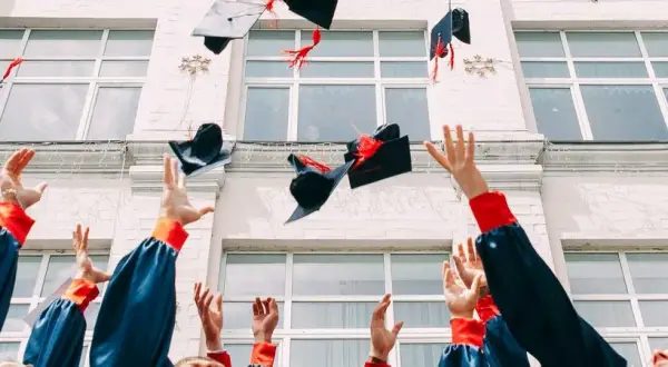 Ubezpieczenie zdrowotne po studiach 4 miesiące – co musisz wiedzieć