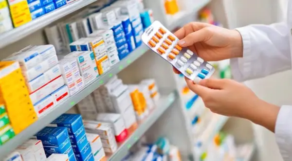 Farmacja co po studiach: najlepsze ścieżki kariery dla absolwentów