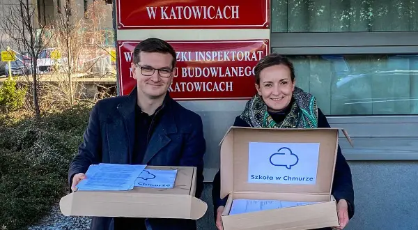 Czy szkoła językowa jest placówką oświatową? Sprawdź prawdę o statusie!