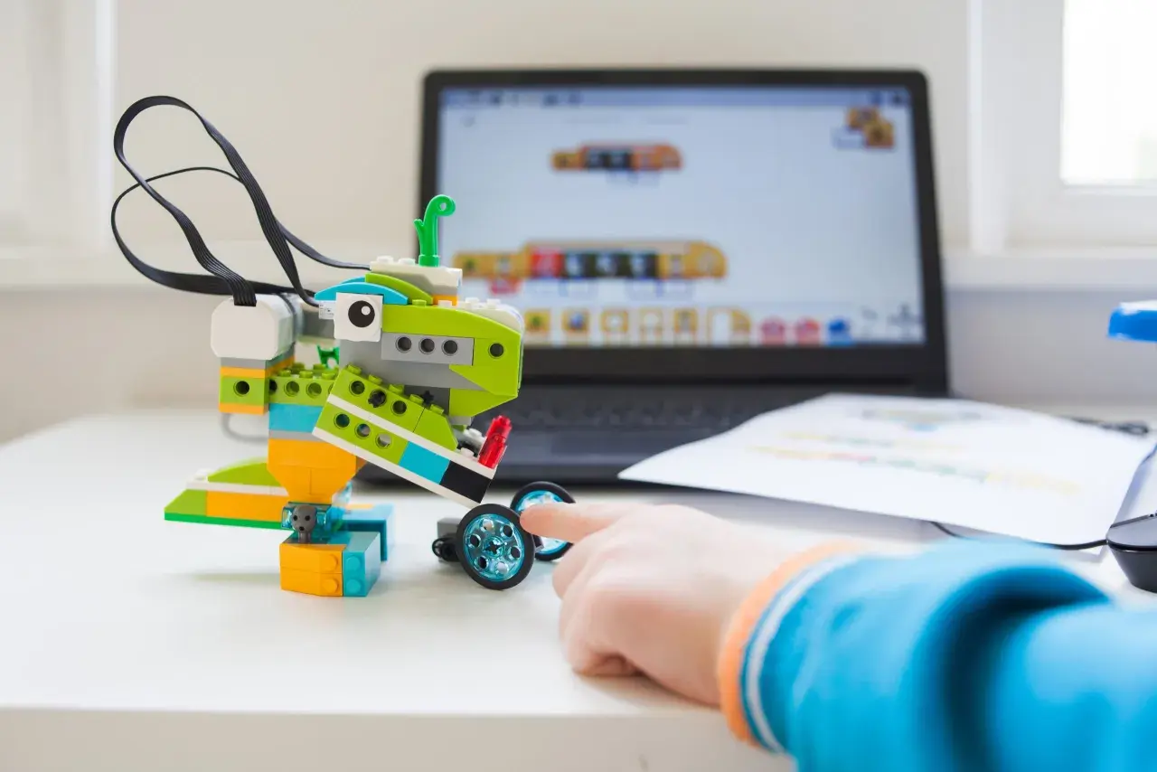 Zajęcia z robotyki w przedszkolu: rozwój umiejętności i kreatywności dzieci
