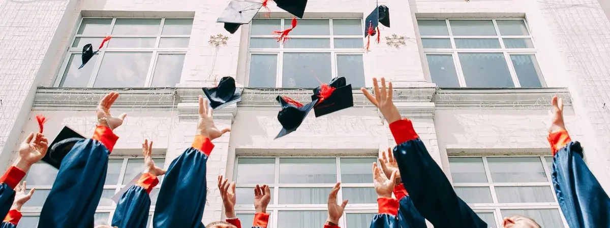 Ubezpieczenie zdrowotne po studiach 4 miesiące – co musisz wiedzieć