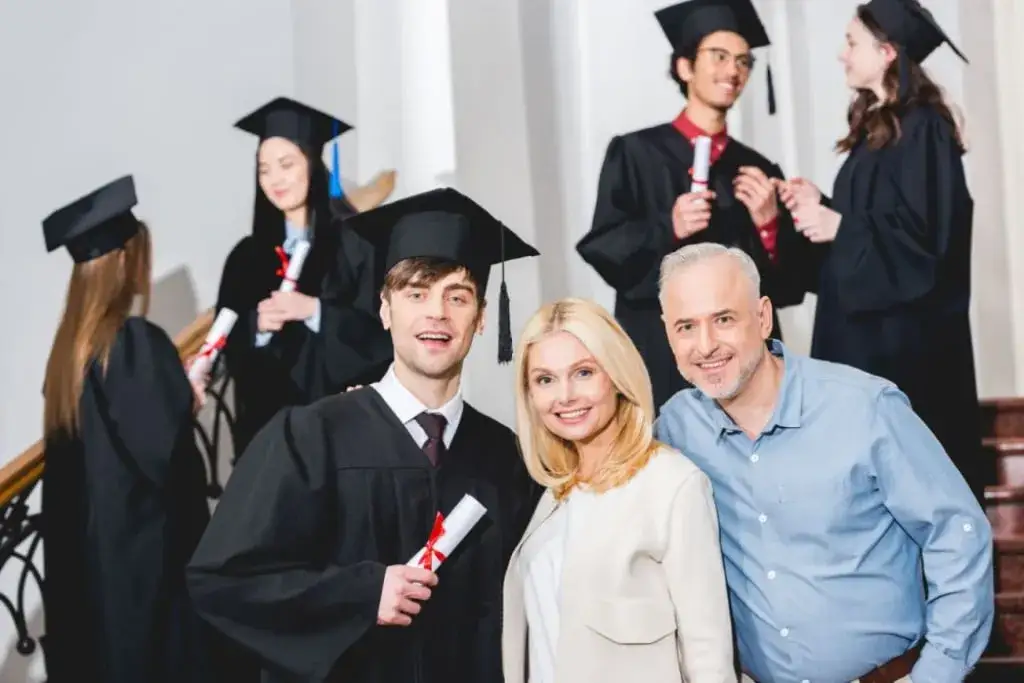 Zdjęcie Tytuł po studiach licencjackich – co naprawdę oznacza dla Ciebie?