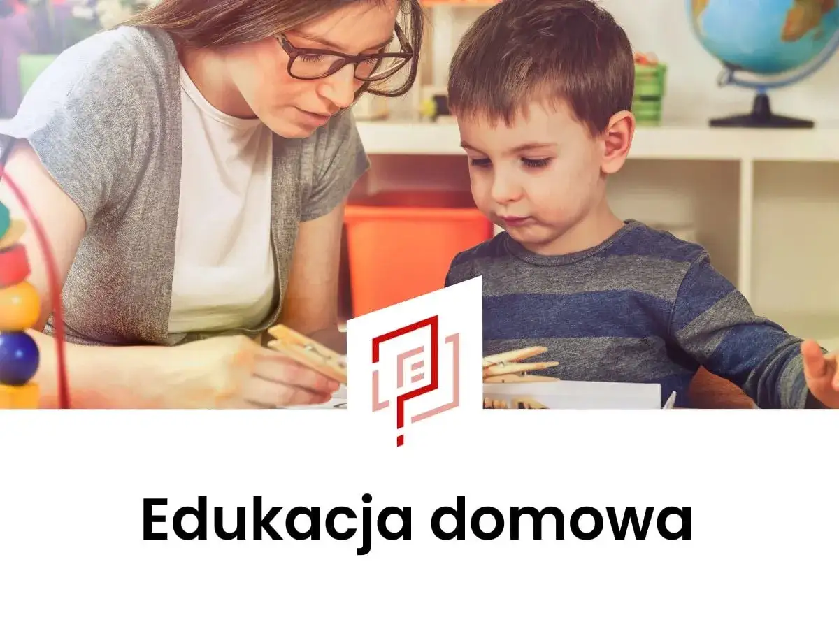 Kobieta i chłopiec uczą się w domu. Dowiedz się, jak przejść na nauczanie domowe.